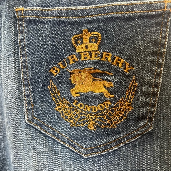 Vintage Burberry Large Embroidered Logo
Y2K Mid Rise Straight Cut Denim Jeans - Picture 1 of 7